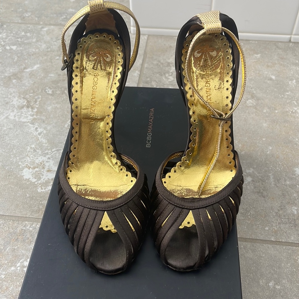 BCBG MAX ZARIA Nastrin heel